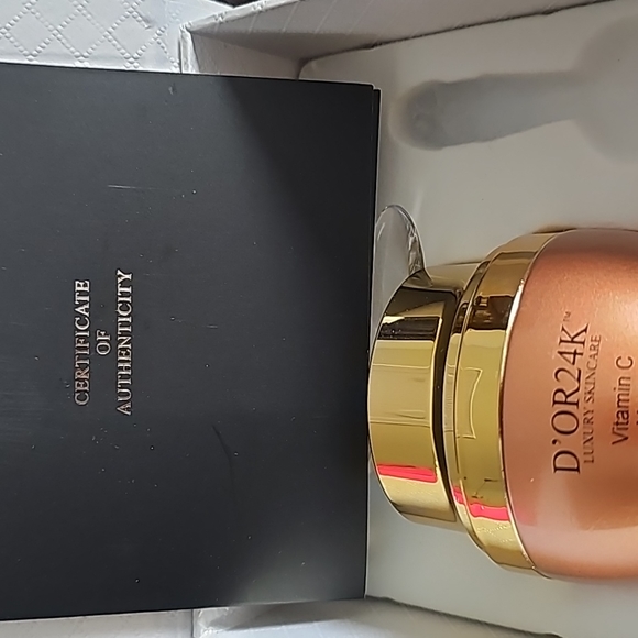 Aging mask cream - Picture 3 of 3